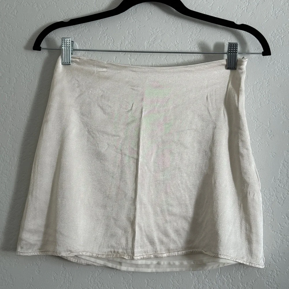 Meshki Satin Cream Skirt - Picture 4 of 4